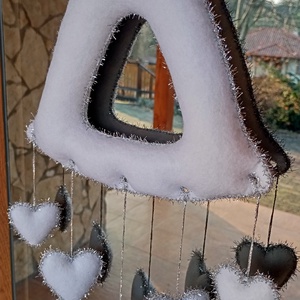 Téli filc harang ajtó- és ablakdísz � szíves, kézzel készült dekor (fehér�ezüst) - otthon & életmód - dekoráció - fali és függő dekoráció - függődísz - Meska.hu
