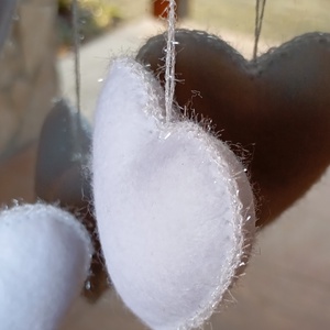 Téli filc harang ajtó- és ablakdísz � szíves, kézzel készült dekor (teljesen fehér) - otthon & életmód - dekoráció - ajtó- és ablak dekoráció - ablakdísz - Meska.hu