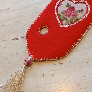 Filc könyvjelző textil szívmintával � piros, fehérarany  - könyv & zene - könyvjelző - Meska.hu