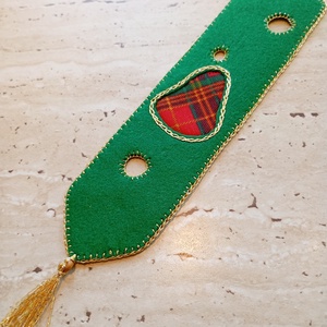 Zöld filc könyvjelző skót kockás harangmintával, Könyv & Zene, Könyvjelző, Horgolás, Varrás, MESKA