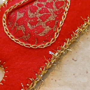 Piros filc könyvjelző arany harangmintával - könyv & zene - könyvjelző - Meska.hu