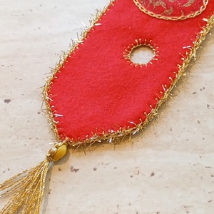 Piros filc könyvjelző arany harangmintával - könyv & zene - könyvjelző - Meska.hu