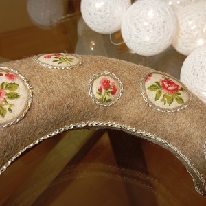 Bézs filc hold csillagokkal � kézzel készült, nyugtató gyerekszoba dekor - otthon & életmód - babaszoba, gyerekszoba - babaszoba dekoráció - Meska.hu