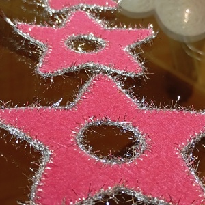 Rózsaszín filc hold csillagokkal � kézzel készült, nyugtató gyerekszoba dekor - otthon & életmód - babaszoba, gyerekszoba - babaszoba dekoráció - Meska.hu