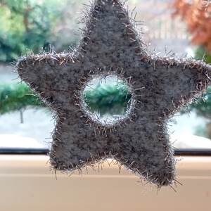 Szürke filc hold csillagokkal � kézzel készült, nyugodt hangulatú dekor - otthon & életmód - babaszoba, gyerekszoba - babaszoba dekoráció - Meska.hu