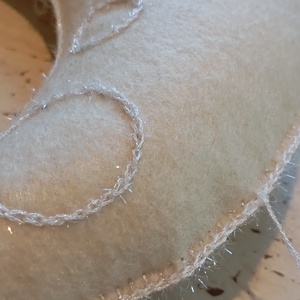 Natúr (vajszínű) filc hold csillagokkal és angyalokkal � kézzel készült falidekor - otthon & életmód - babaszoba, gyerekszoba - babaszoba dekoráció - Meska.hu