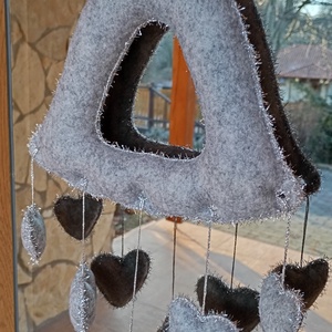 Téli filc harang ajtó- és ablakdísz � szíves, kézzel készült dekor (szürke�ezüst) - otthon & életmód - dekoráció - ajtó- és ablak dekoráció - ablakdísz - Meska.hu