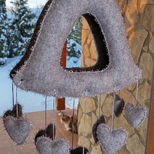 Téli filc harang ajtó- és ablakdísz � szíves, kézzel készült dekor (szürke�ezüst), Otthon & Életmód, Dekoráció, Ajtó- és ablak dekoráció, Ablakdísz, Varrás, Horgolás, MESKA