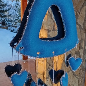 Téli filc harang ajtó- és ablakdísz � szíves, kézzel készült dekor (világoskék árnyalat, enyhén türkizes tónussal�ezüst), Otthon & Életmód, Dekoráció, Ajtó- és ablak dekoráció, Ablakdísz, Varrás, Horgolás, MESKA