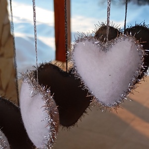 Téli filc harang ajtó- és ablakdísz � szíves, kézzel készült dekor (fehér�ezüst) - otthon & életmód - dekoráció - fali és függő dekoráció - függődísz - Meska.hu