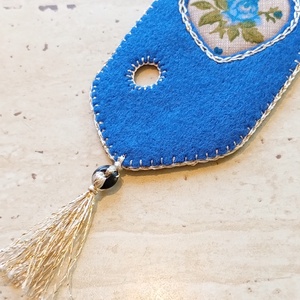 Királykék filc könyvjelző kék rózsás szívmintával - könyv & zene - könyvjelző - Meska.hu