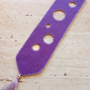 Lila filc könyvjelző körmintával, Könyv & Zene, Könyvjelző, Varrás, Horgolás, MESKA