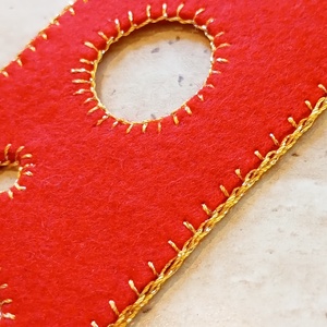 Piros filc könyvjelző körmintával - könyv & zene - könyvjelző - Meska.hu