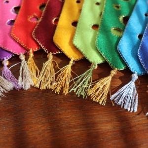 Zöld filc könyvjelző körmintával - könyv & zene - könyvjelző - Meska.hu