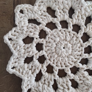 Karácsonyi alátét, asztalközép - karácsony - karácsonyi lakásdekoráció - ünnepi asztaldekoráció - Meska.hu