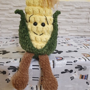 Horgolt kukorica lógó lábakkal - játék & sport - plüssállat & játékfigura - más figura - Meska.hu