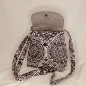 Mintás női oldaltáska - táska & tok - kézitáska & válltáska - vállon átvethető táska - Meska.hu