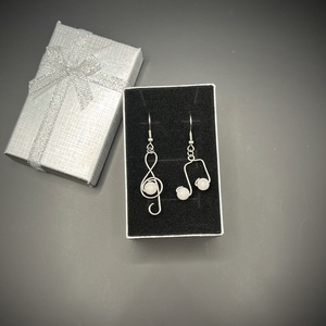 Hangjegy fülbevaló  - ékszer - fülbevaló - lógó fülbevaló - Meska.hu