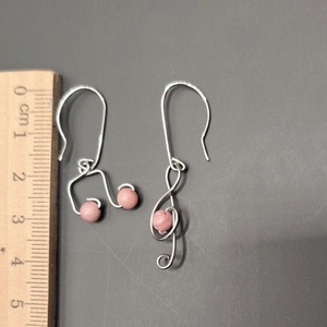 Hangjegy fülbevaló  - ékszer - fülbevaló - lógó fülbevaló - Meska.hu