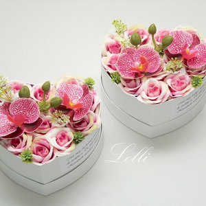Pink orchideás szív szülőköszöntő selyemvirág dobozok párban - esküvő - emlék & ajándék - szülőköszöntő ajándék - Meska.hu