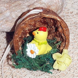 Húsvéti dísz, dió, kiscsibe, húsvéti tojásfa - otthon & lakás - dekoráció - dísztárgy - Meska.hu