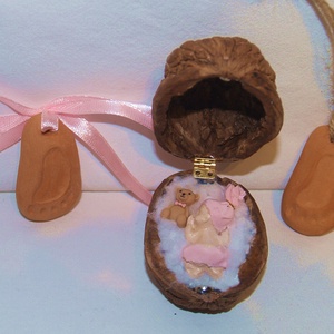 Gender reveal- Egy kis dió, benne egy nagy csoda - baba - mama - babaemlékek - bababejelentők - Meska.hu