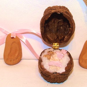 Gender reveal- Egy kis dió, benne egy nagy csoda - baba - mama - babaemlékek - bababejelentők - Meska.hu