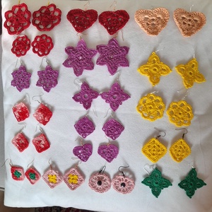 Horgolt fülbevaló, himző cérnából  - ékszer - fülbevaló - lógós kerek fülbevaló - Meska.hu