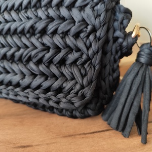 Elegáns horgolt oldaltáska  - táska & tok - kézitáska & válltáska - vállon átvethető táska - Meska.hu