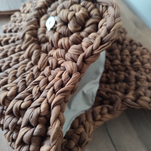 Horgolt oldaltáska  - táska & tok - kézitáska & válltáska - vállon átvethető táska - Meska.hu