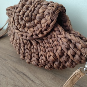 Horgolt oldaltáska  - táska & tok - kézitáska & válltáska - vállon átvethető táska - Meska.hu