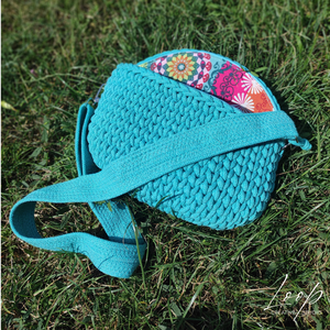 Horgolt türkiz cross body táska � színes béléssel - táska & tok - kézitáska & válltáska - válltáska - Meska.hu