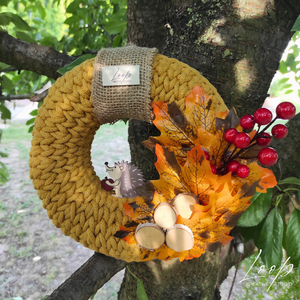 Hangulatos őszi ajtódísz kézzel horgolt alapon - otthon & életmód - dekoráció - ajtó- és ablak dekoráció - ajtódísz & kopogtató - Meska.hu