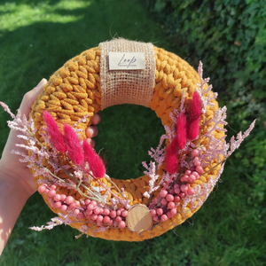 Őszi ajtódísz kézzel horgolt alapon okker sárga- bordó kombinációban - otthon & életmód - dekoráció - ajtó- és ablak dekoráció - ajtódísz & kopogtató - Meska.hu