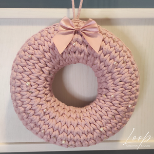 Horgolt, egyedi design karácsonyi ajtódísz -púder színben - karácsony - adventi díszek - adventi ajtódísz - Meska.hu Horgolt, egyedi design karácsonyi ajtódísz -púder színben - karácsony - adventi díszek - adventi ajtódísz - Meska.hu