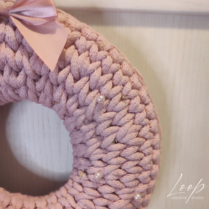 Horgolt, egyedi design karácsonyi ajtódísz -púder színben - karácsony - adventi díszek - adventi ajtódísz - Meska.hu Horgolt, egyedi design karácsonyi ajtódísz -púder színben - karácsony - adventi díszek - adventi ajtódísz - Meska.hu