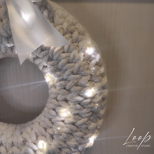 Horgolt, egyedi design karácsonyi ajtódísz -csillogó fehér - karácsony - adventi díszek - adventi ajtódísz - Meska.hu