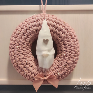 Horgolt, egyedi design karácsonyi ajtódísz -púder színben, manóval - karácsony - adventi díszek - adventi ajtódísz - Meska.hu Horgolt, egyedi design karácsonyi ajtódísz -púder színben, manóval - karácsony - adventi díszek - adventi ajtódísz - Meska.hu