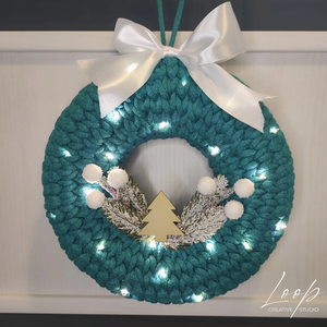 Horgolt, egyedi design karácsonyi ajtódísz - smaragd színben, díszítve , Karácsony, Adventi díszek, Adventi ajtódísz, Horgolás, MESKA