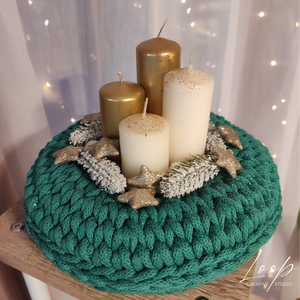 Adventi koszorú - horgolt zöld alap, arany gyertyával - Meska.hu