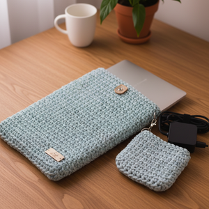 Horgolt laptoptartó egyedi méretben és színben - ajándék lecsatolható töltőtartóval, Táska & Tok, Laptoptáska, laptop hátizsák, Horgolás, MESKA