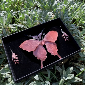 Rózsaszínes bézs pillangós ékszerszett - Meska.hu