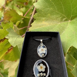 Fekete-fehér szárított virágos nyaklánc-gyűrű ékszerszett - ékszer - ékszerszett - Meska.hu