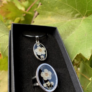 Fekete-fehér szárított virágos nyaklánc-gyűrű ékszerszett, Ékszer, Ékszerszett, Ékszerkészítés, Fémmegmunkálás, MESKA