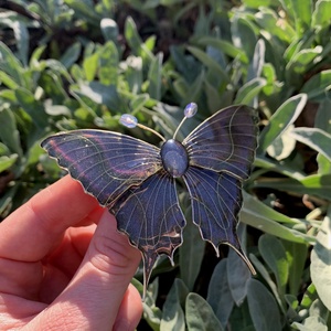 Kékeslila-zöldessárga pillangós epoxy hajcsat - ruha & divat - hajdísz & hajcsat - hajdísz - Meska.hu
