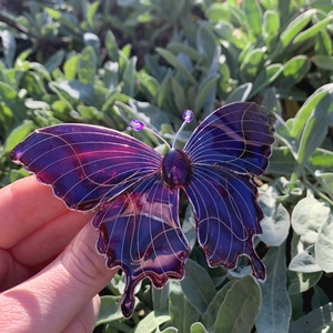 Lila-burbundy csillámos pillangós epoxy hajcsat - ruha & divat - hajdísz & hajcsat - hajdísz - Meska.hu