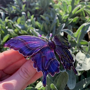 Lila-burbundy csillámos pillangós epoxy hajcsat - ruha & divat - hajdísz & hajcsat - hajdísz - Meska.hu