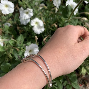 Lila csillámos pillangós epoxy karkötő - ékszer - karkötő - karperec - Meska.hu