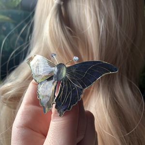 Liláskék-zöldessárga pillangós hajcsat - ruha & divat - hajdísz & hajcsat - hajdísz - Meska.hu