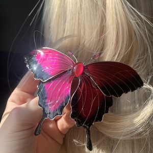 Fukszia-fekete pillangós hajcsat - ruha & divat - hajdísz & hajcsat - hajdísz - Meska.hu